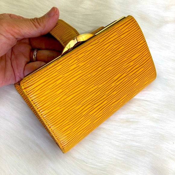 Authentic Louis Vuitton Kisslock wallet - Picture 7 of 15